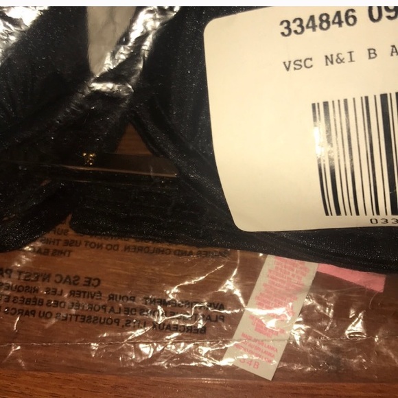 Victoria’s Secret bombshell push-up swim top - Picture 6 of 8